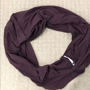 Lululemon infinity scarf